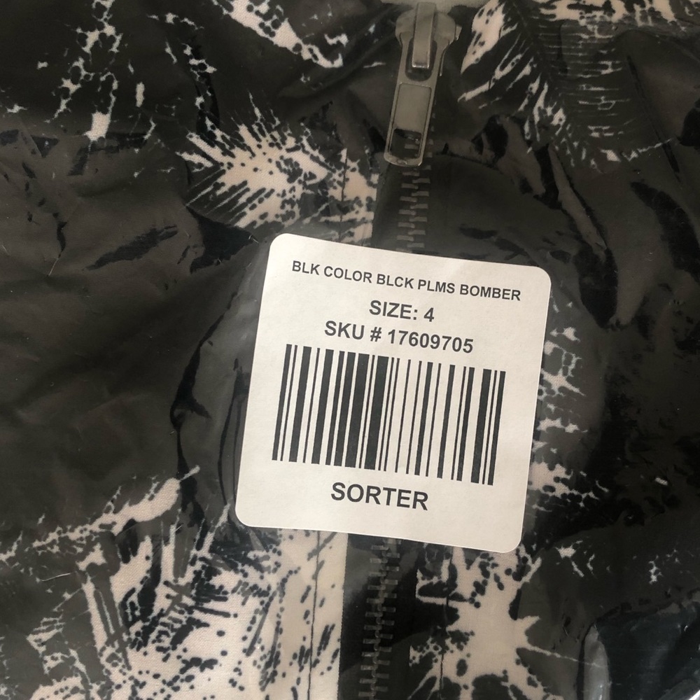 TORRID LOVESICK COLOR BLOCK BOMBER STRETCH WOVEN PALMS BLACK Size 4x - Picture 6 of 8